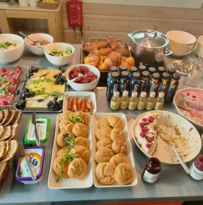 Catering aamiainen catering lahti nappikulma